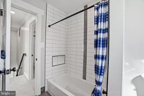 Bath - 6057 River Dr, Lorton, VA 22079 photo 5 of 8