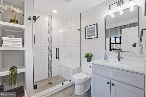 Bath - 6057 River Dr, Lorton, VA 22079 photo 6 of 8