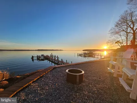 View/Area - 6057 River Dr, Lorton, VA 22079 photo 6 of 8