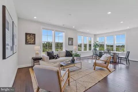 2320 Field Point Rd #4-304, Herndon, VA 20171