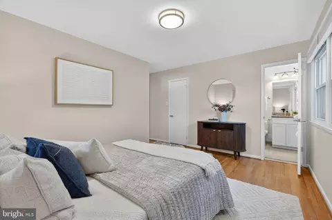 Bedroom - 6424 Cabell Ct, Springfield, VA 22150 photo 3 of 10
