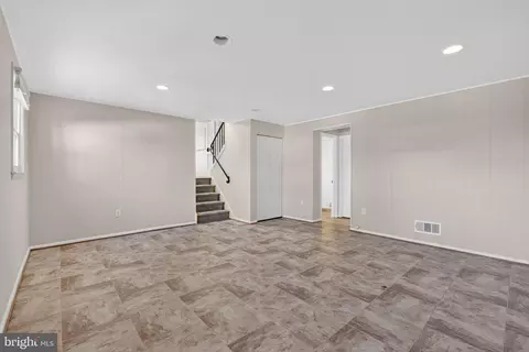 Living - 6424 Cabell Ct, Springfield, VA 22150 photo 5 of 5