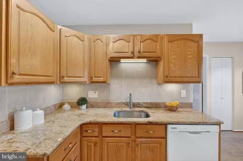 Kitchen - 6424 Cabell Ct, Springfield, VA 22150 photo 3 of 4