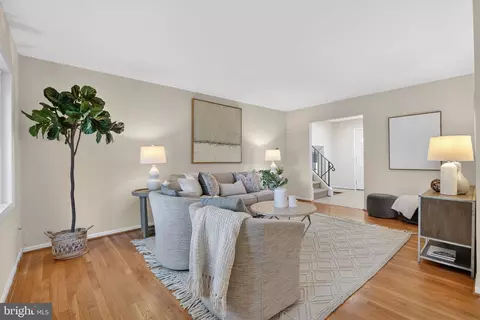 Living - 6424 Cabell Ct, Springfield, VA 22150 photo 3 of 5