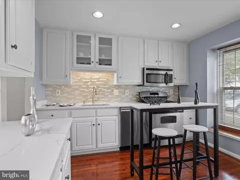 8068 Dulciana Ct, Springfield, VA 22153 photo 4