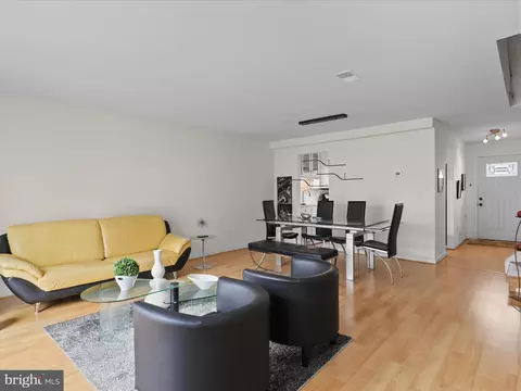 8068 Dulciana Ct, Springfield, VA 22153 photo 14