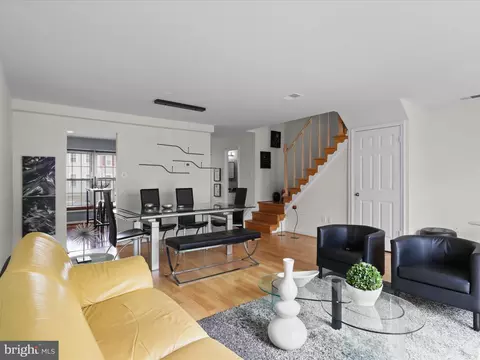 8068 Dulciana Ct, Springfield, VA 22153 photo 13