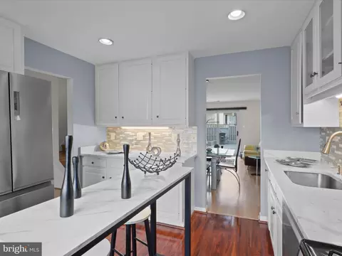 8068 Dulciana Ct, Springfield, VA 22153 photo 7
