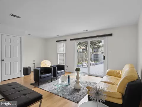8068 Dulciana Ct, Springfield, VA 22153 photo 11