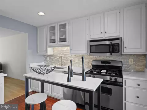 8068 Dulciana Ct, Springfield, VA 22153 photo 3