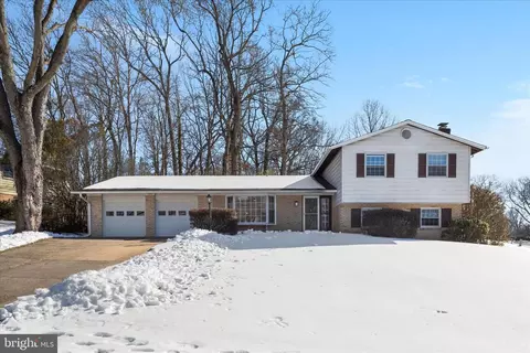 5105 Holden St, Fairfax, VA 22032