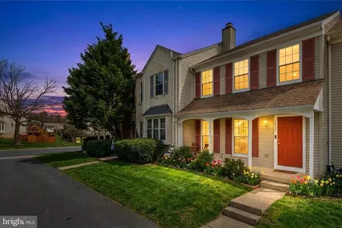 14504 Ravenscar Ct, Centreville, VA 20121
