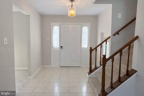 7910 Richfield Rd, Springfield, VA 22153 photo 2