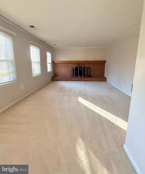 7910 Richfield Rd, Springfield, VA 22153 photo 9