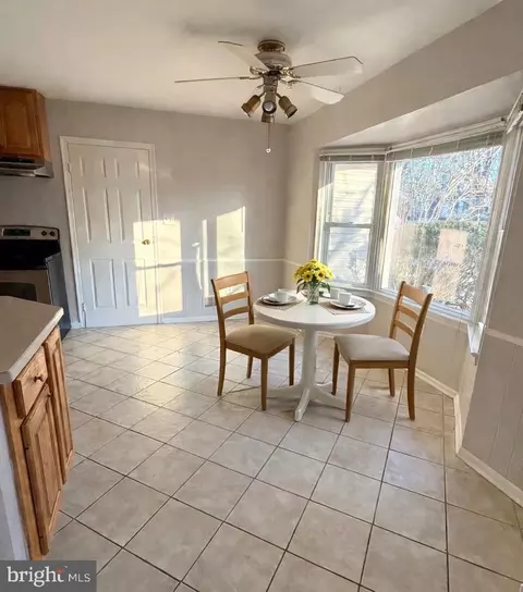 7910 Richfield Rd, Springfield, VA 22153 photo 3