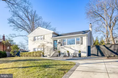 6506 Cygnet Dr, Alexandria, VA 22307