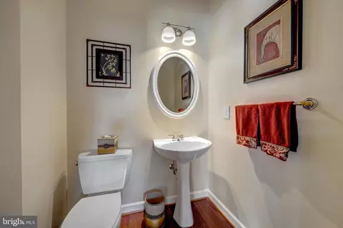 Bath - 1916 Logan Manor Dr, Reston, VA 20190 photo 1 of 6
