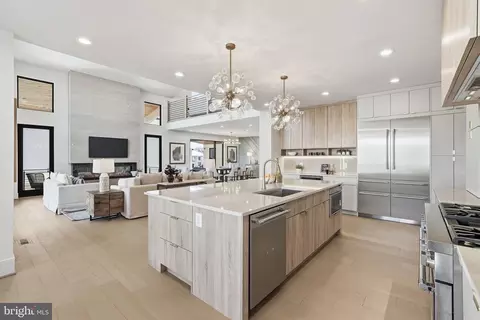 Kitchen - 6816 Dean Dr, Mclean, VA 22101 photo 1 of 6