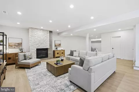 Living - 6816 Dean Dr, Mclean, VA 22101 photo 2 of 3