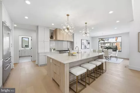 Kitchen - 6816 Dean Dr, Mclean, VA 22101 photo 4 of 6