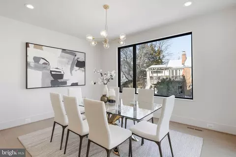 Dining - 6816 Dean Dr, Mclean, VA 22101 photo 4 of 5