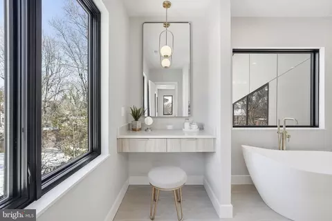 Bath - 6816 Dean Dr, Mclean, VA 22101 photo 6 of 10