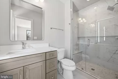 Bath - 6816 Dean Dr, Mclean, VA 22101 photo 5 of 10