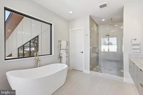 Bath - 6816 Dean Dr, Mclean, VA 22101 photo 7 of 10
