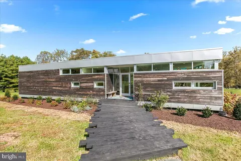 10222 Van Thompson Rd, Fairfax Station, VA 22039