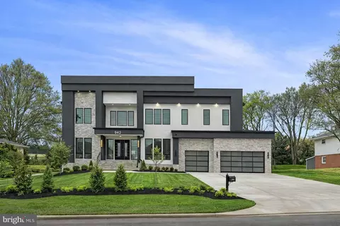 942 Dead Run Dr, Mclean, VA 22101