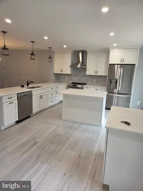 Kitchen - 7229 Olde Lantern Way, Springfield, VA 22152 photo 5 of 5