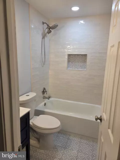 Bath - 7229 Olde Lantern Way, Springfield, VA 22152 photo 3 of 5