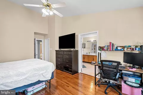 Bedroom - 7229 Olde Lantern Way, Springfield, VA 22152 photo 3 of 4