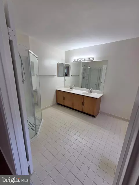 Bath - 7229 Olde Lantern Way, Springfield, VA 22152 photo 4 of 5
