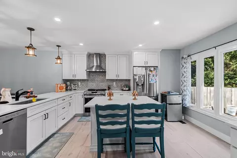 Kitchen - 7229 Olde Lantern Way, Springfield, VA 22152 photo 2 of 5