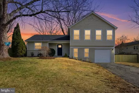 4529 Flintstone Rd, Alexandria, VA 22306