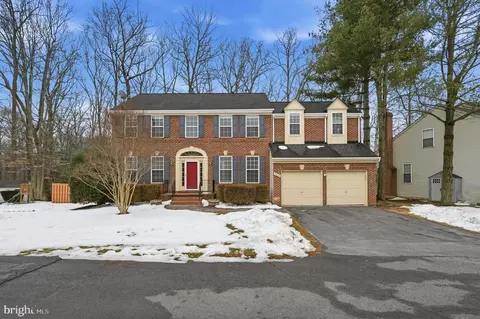 5219 Whisper Willow Dr, Fairfax, VA 22030