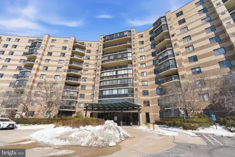 8350 Greensboro Dr #517, Mclean, VA 22102