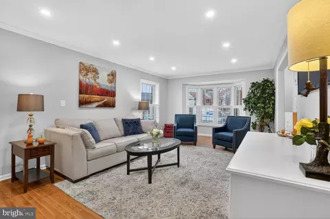 Living - 5931 Queenston St, Springfield, VA 22152 photo 1 of 1