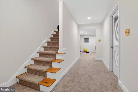 Entry Way - 5931 Queenston St, Springfield, VA 22152 photo 5 of 5