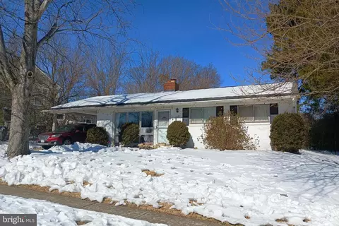 1212 Drake St SW, Vienna, VA 22180