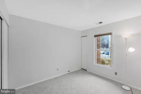 Bedroom - 11144 Beaver Ct #11144, Reston, VA 20191 photo 4 of 4