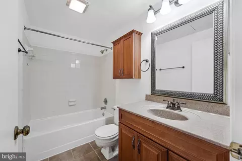 Bath - 11144 Beaver Ct #11144, Reston, VA 20191 photo 3 of 4