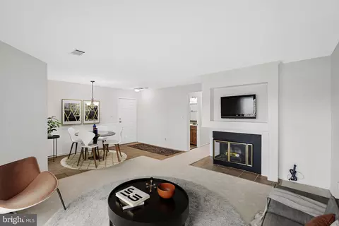 Living - 11144 Beaver Ct #11144, Reston, VA 20191 photo 2 of 3
