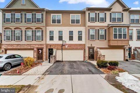 9020 Endicott Pl, Lorton, VA 22079