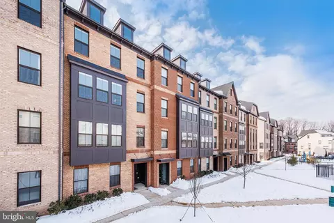 12342 Azure Ln #24, Fairfax, VA 22033