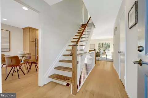 2120 Golf Course Dr, Reston, VA 20191 photo 3