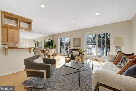 2120 Golf Course Dr, Reston, VA 20191 photo 5