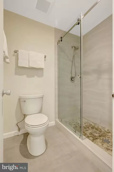 2120 Golf Course Dr, Reston, VA 20191 photo 30
