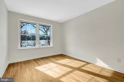 2120 Golf Course Dr, Reston, VA 20191 photo 33